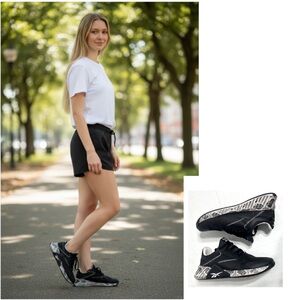 Reebok Black Sneakers Trainers Flashfilm with Patterned Sole details sz 8